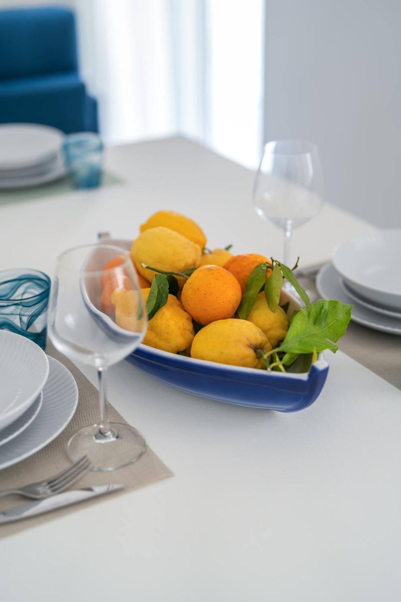 ויקו אקוונסה Sea View Deluxe Apartments מראה חיצוני תמונה