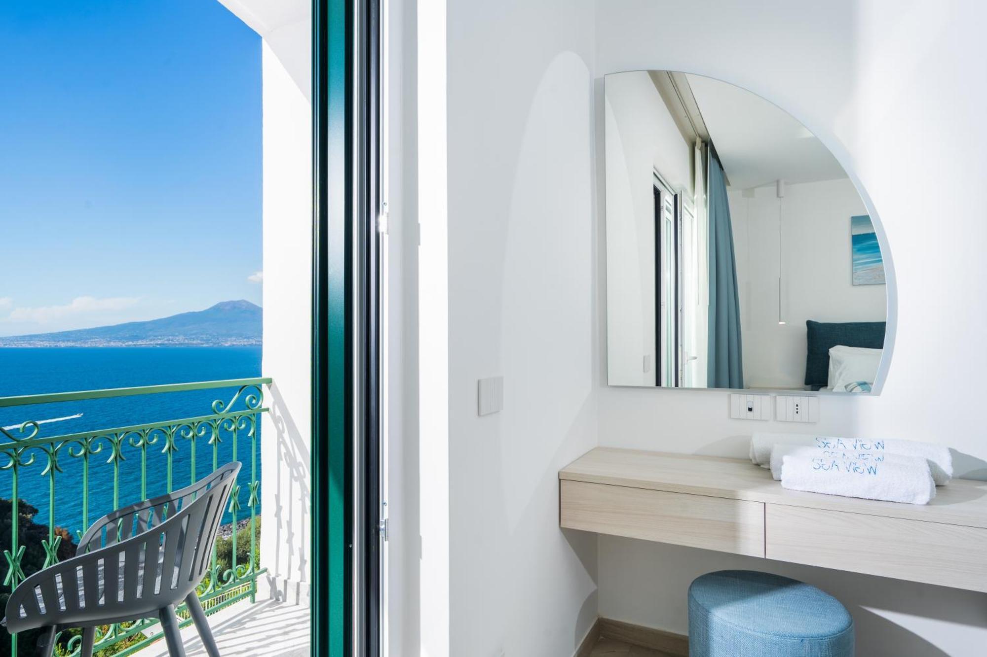 ויקו אקוונסה Sea View Deluxe Apartments מראה חיצוני תמונה