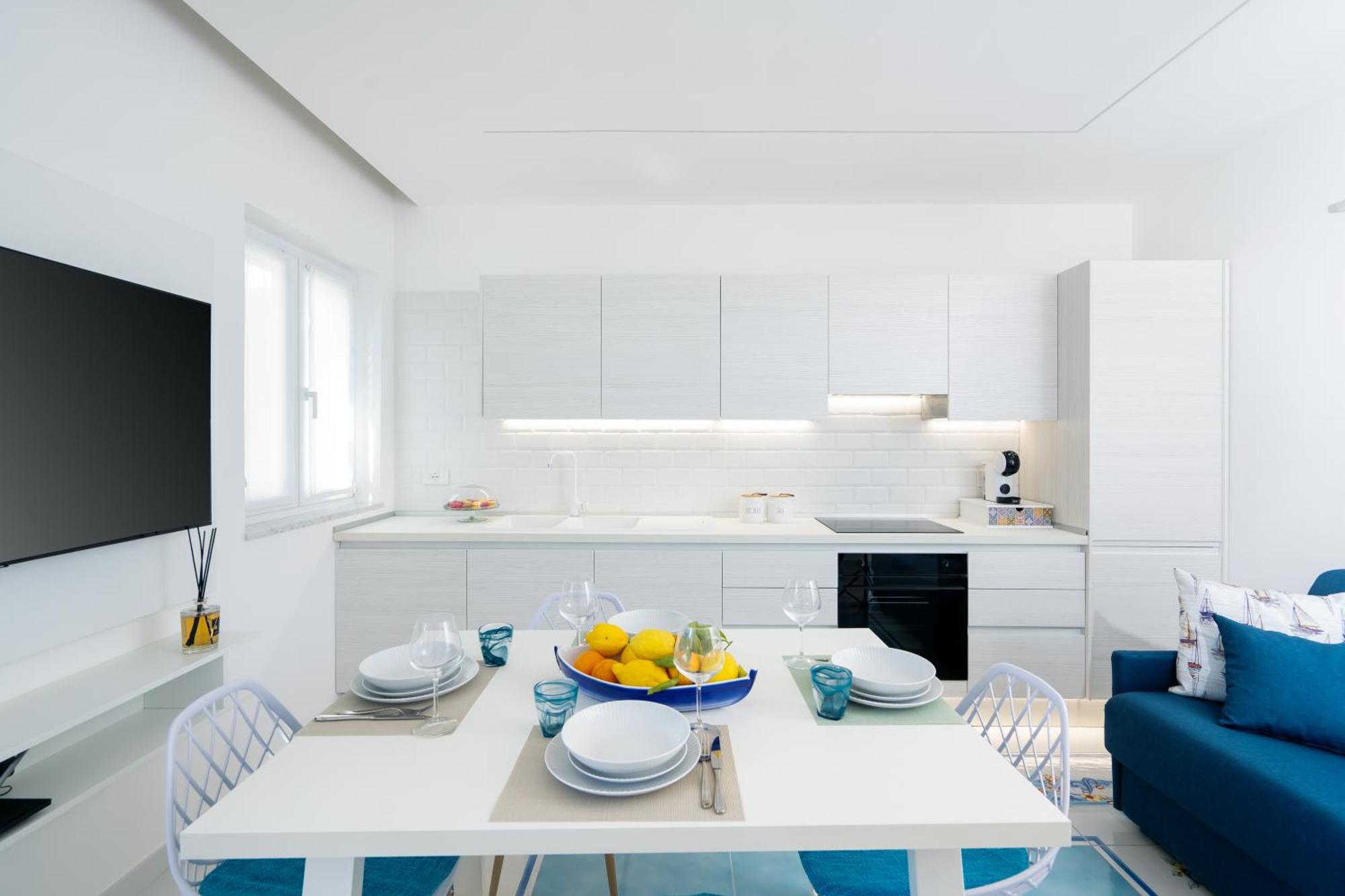 ויקו אקוונסה Sea View Deluxe Apartments מראה חיצוני תמונה